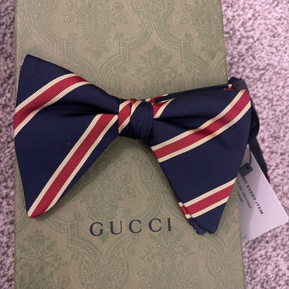 GUCCI, striped BOWTIE, Navy/Red - Picture 2 of 6